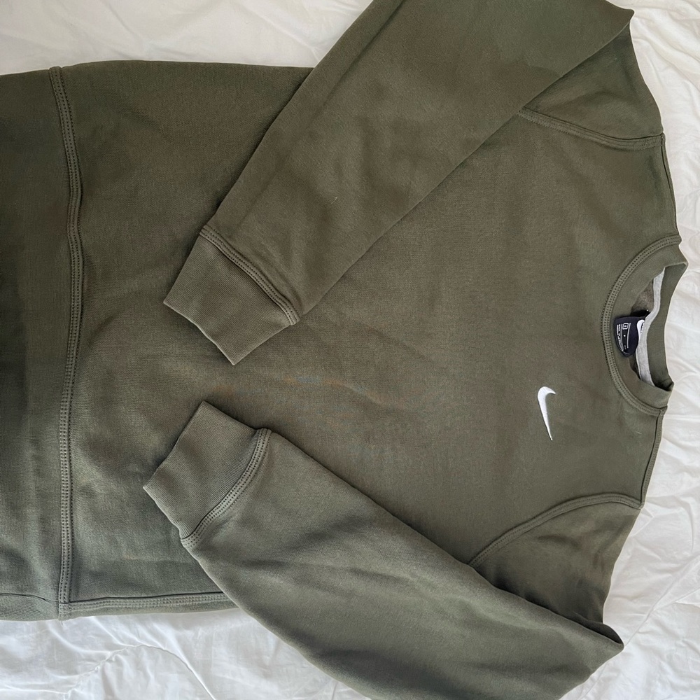 Nike crewneck sweatshirt size small